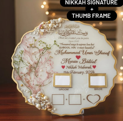 Signature/Thumb Elegant Resin Floral Frame